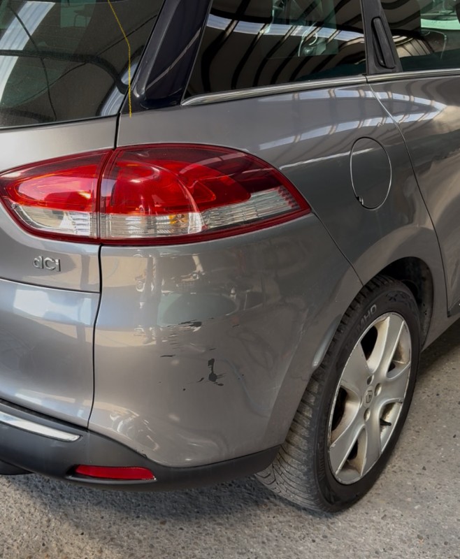 rayure pare choc renault clio
