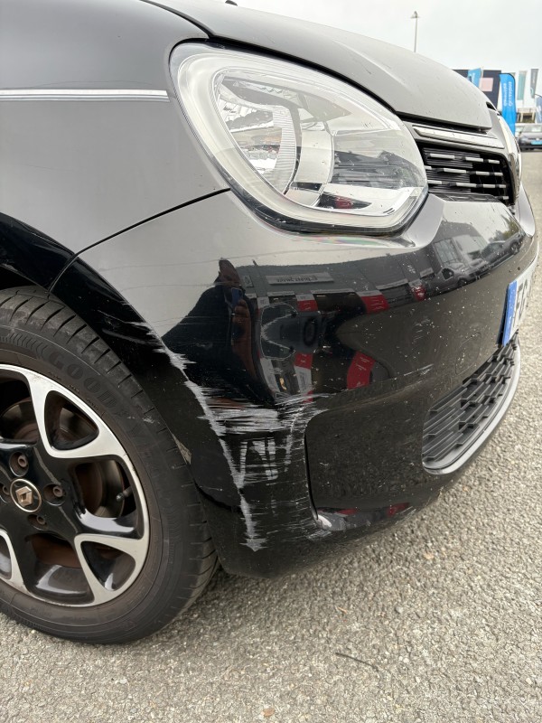 rayure profondes pare choc renault twingo bordeaux