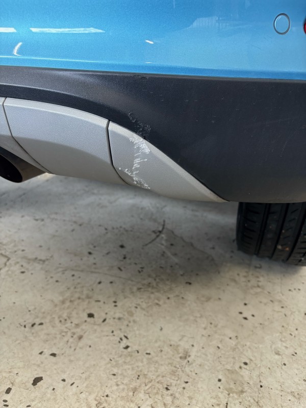 renovation plastique noir pare choc