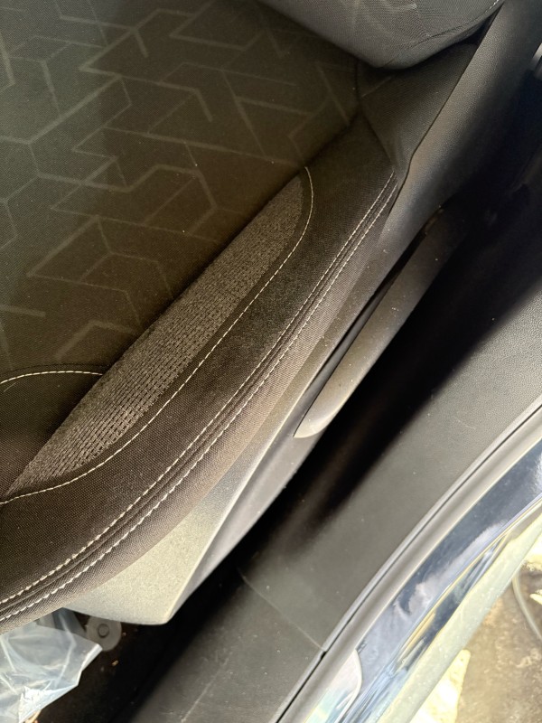 REPARATION BRULURE CIGARETTE PEUGEOT 2008 ST ANDRE DE CUBZAC