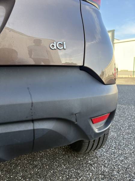 plastique noir pare choc renault captur abimé