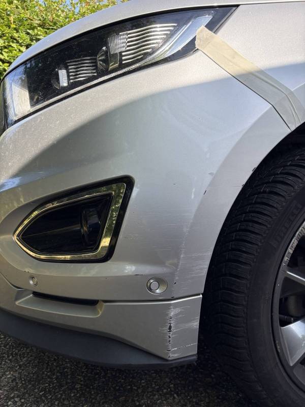 pare choc avant ford edge rayé