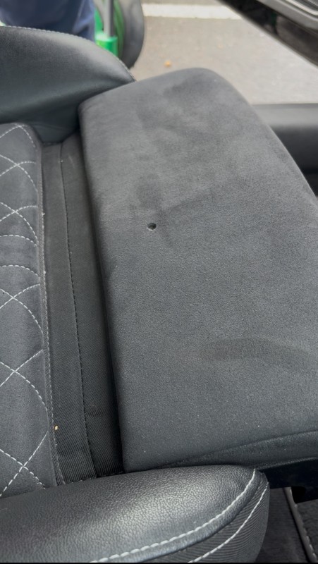 brulure cigarette siege alcantara