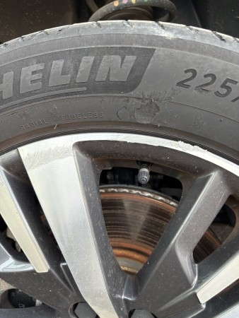 Notre zone d'activité pour ce service Rénovation jantes alu abîmées suite bordure trottoir pour véhicule d'occasion prêt à revendre à